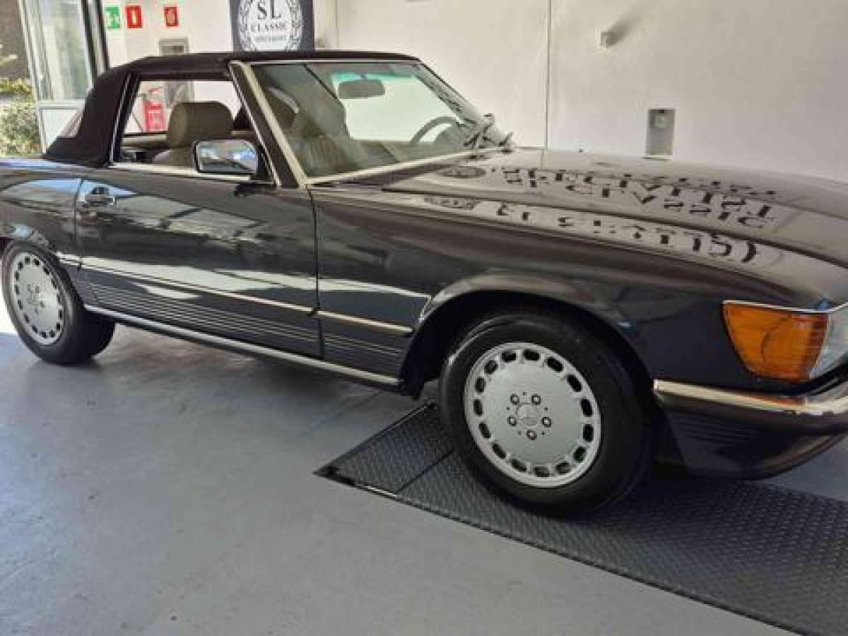 MERCEDES Serie SL     (R107) 9