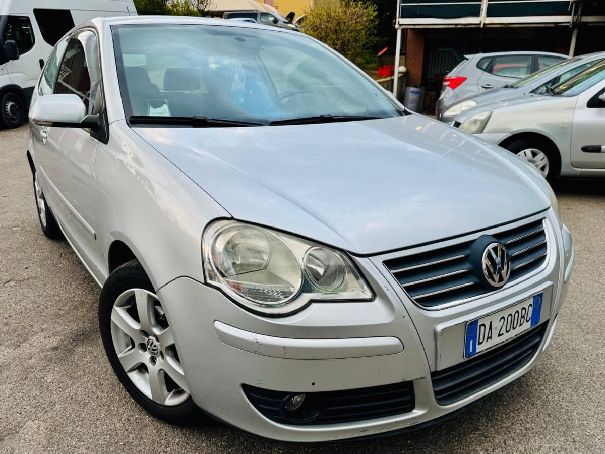 VOLKSWAGEN Polo 4ª serie 2