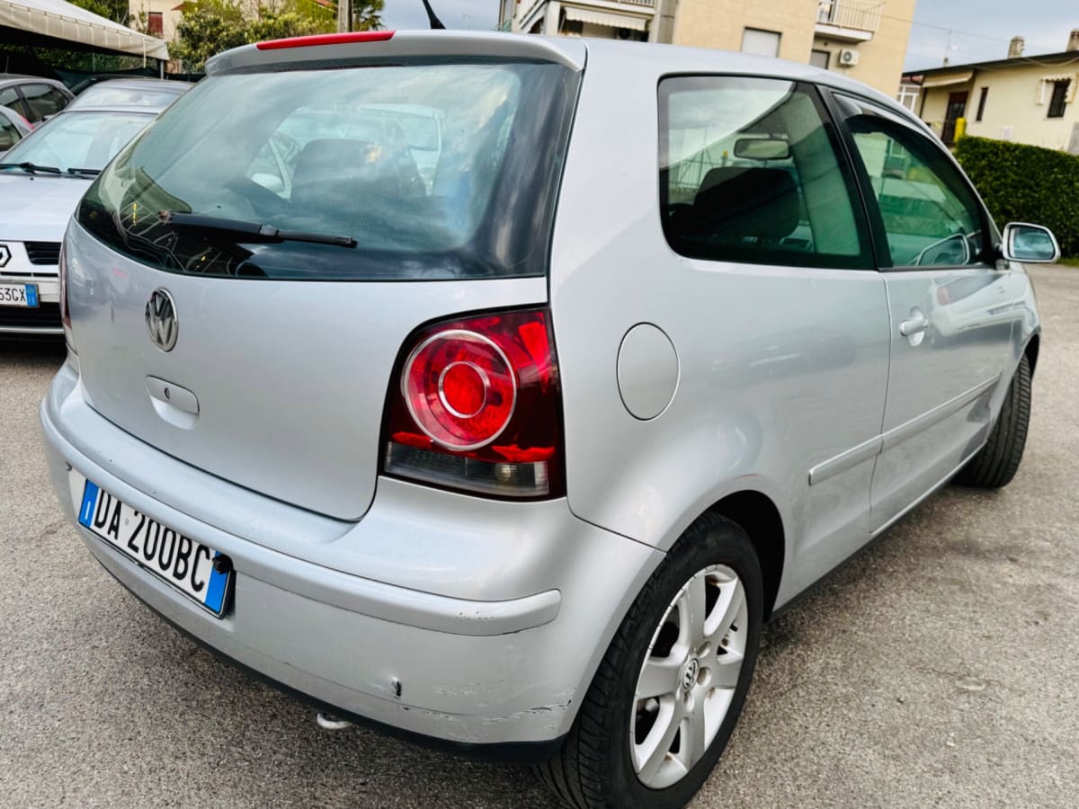 VOLKSWAGEN Polo 4ª serie 18