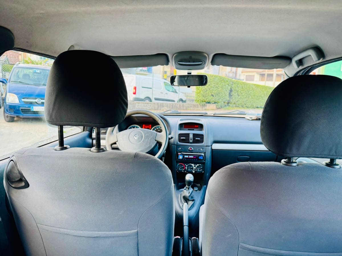 RENAULT Clio 2ª serie 8