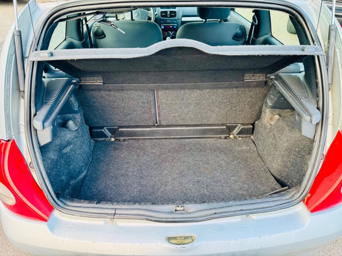 RENAULT Clio 2ª serie 9