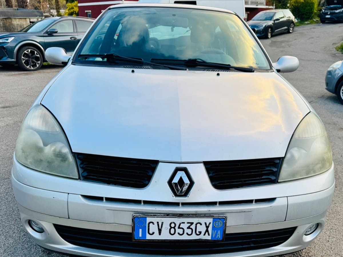 RENAULT Clio 2ª serie 10