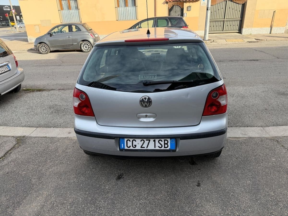 VOLKSWAGEN Polo 4ª serie 8