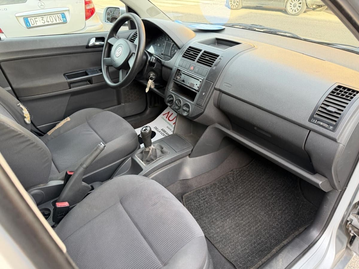 VOLKSWAGEN Polo 4ª serie 10