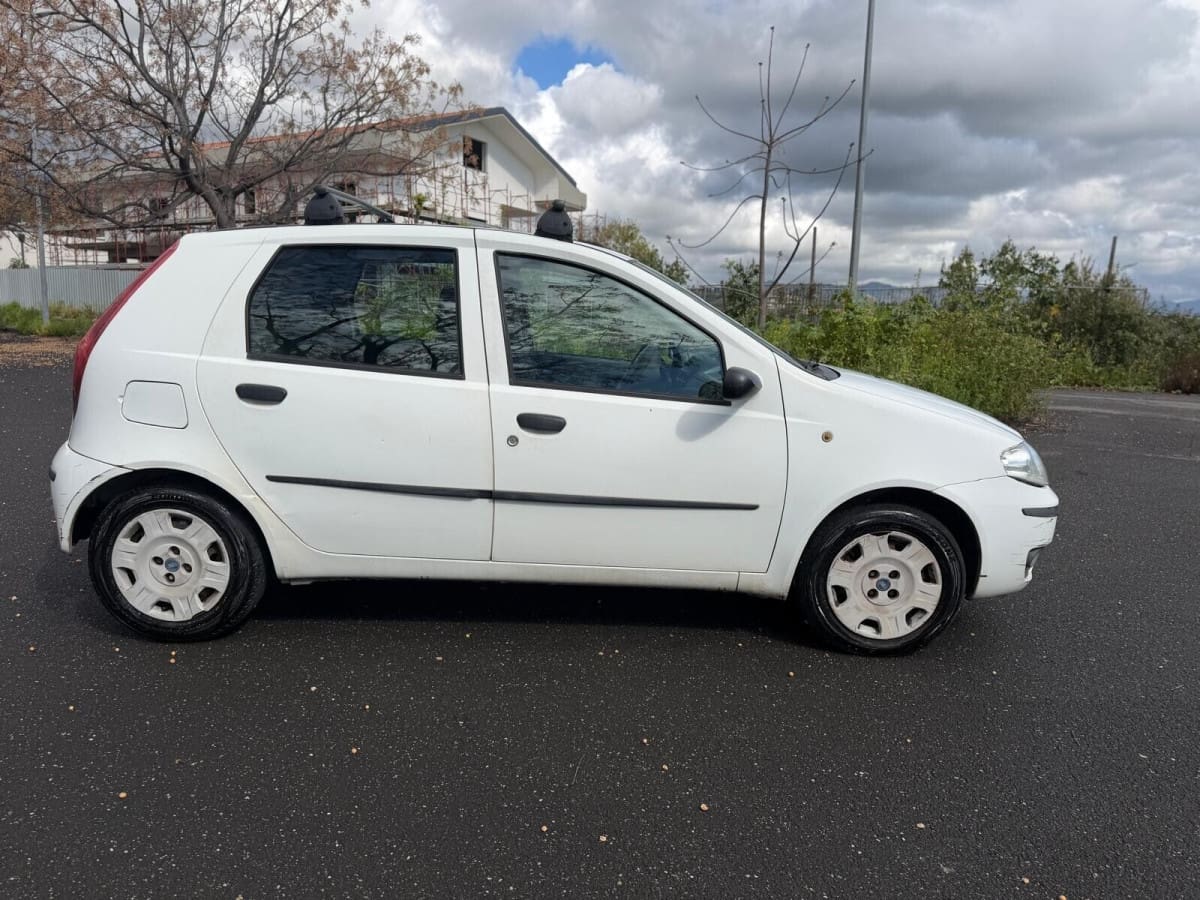 FIAT Punto 3ª serie 10