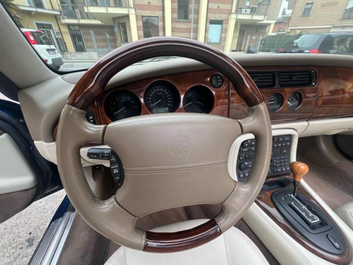 JAGUAR XK8/XKR      (X100) 4