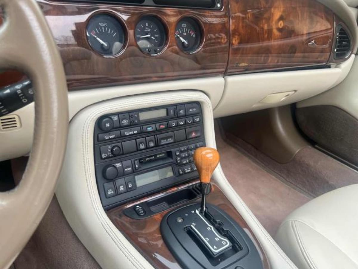 JAGUAR XK8/XKR      (X100) 5