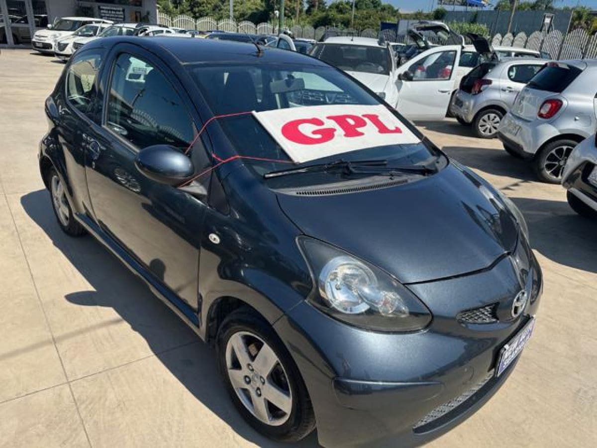 TOYOTA Aygo 1ª serie 109789435