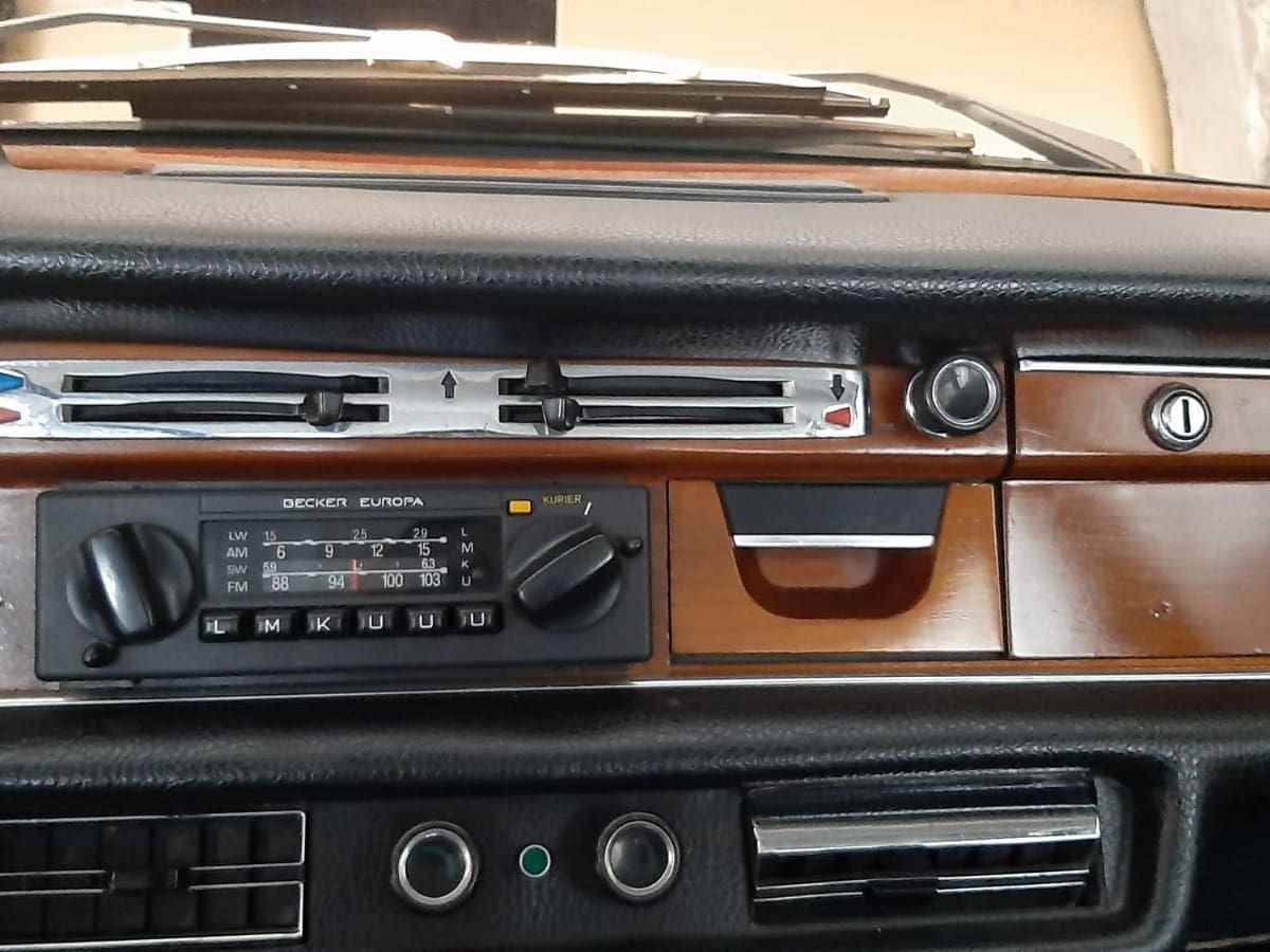 MERCEDES 250 SE COUPÉ (W111) 9