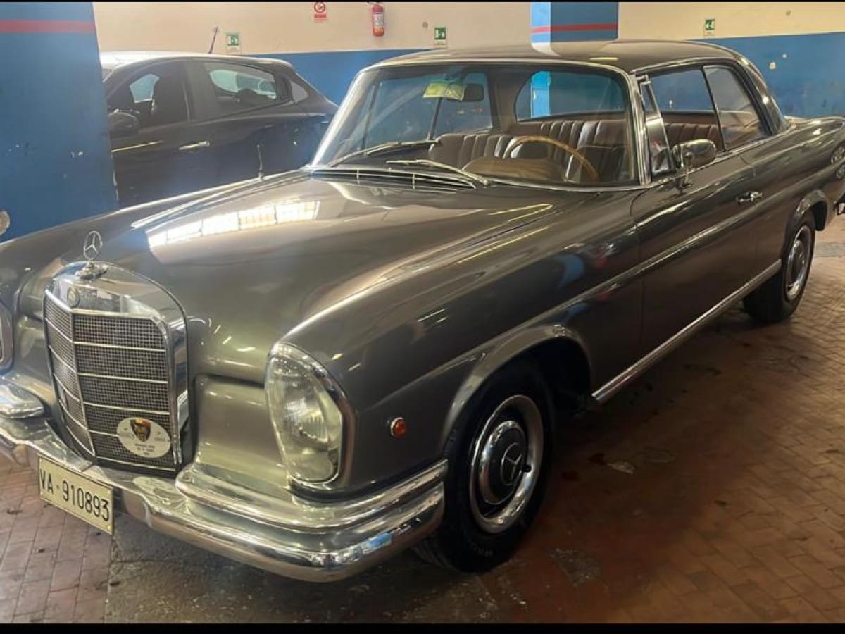 MERCEDES 250 SE COUPÉ (W111) 3