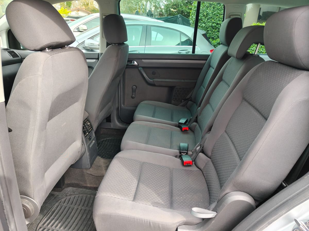 VOLKSWAGEN Touran 3