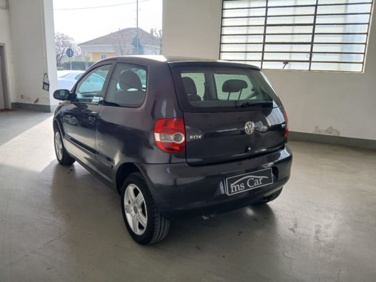 VOLKSWAGEN Fox 13