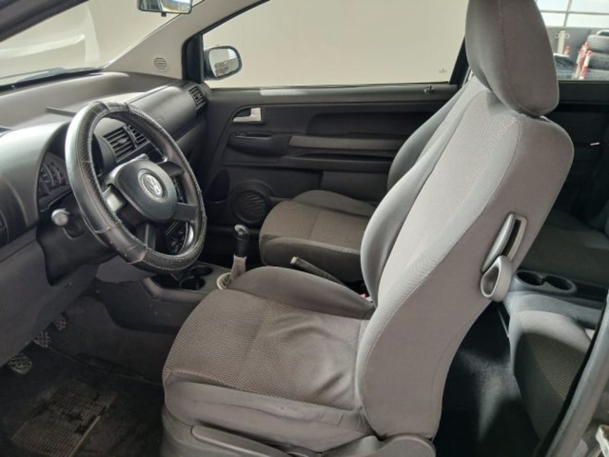 VOLKSWAGEN Fox 14