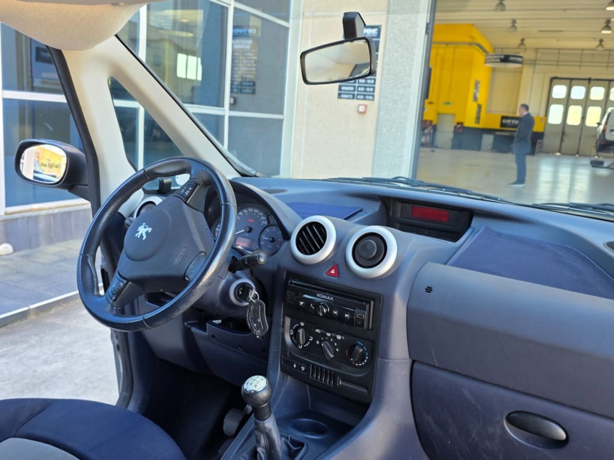 PEUGEOT 1007 6