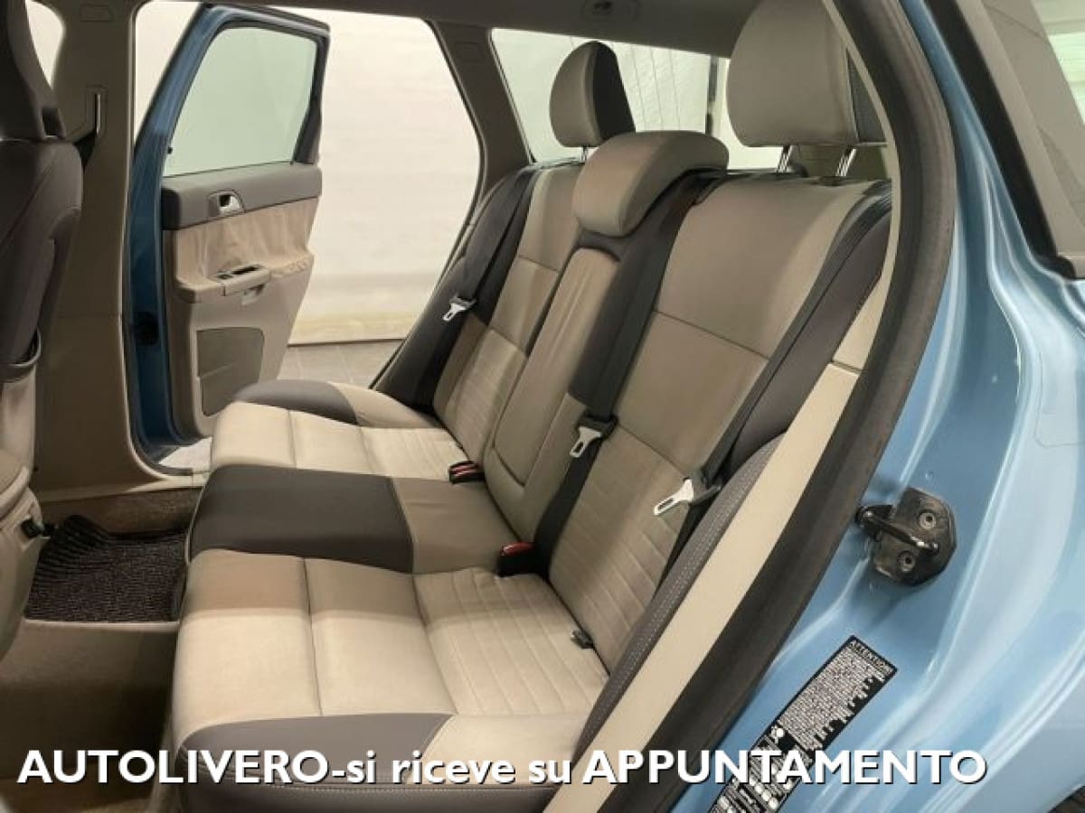 VOLVO V50 (2003-2012) 3