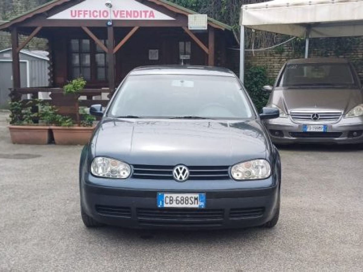 VOLKSWAGEN Golf 4ª serie 109805139