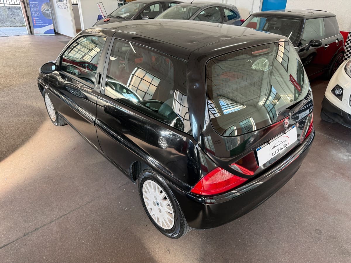 LANCIA Y 4