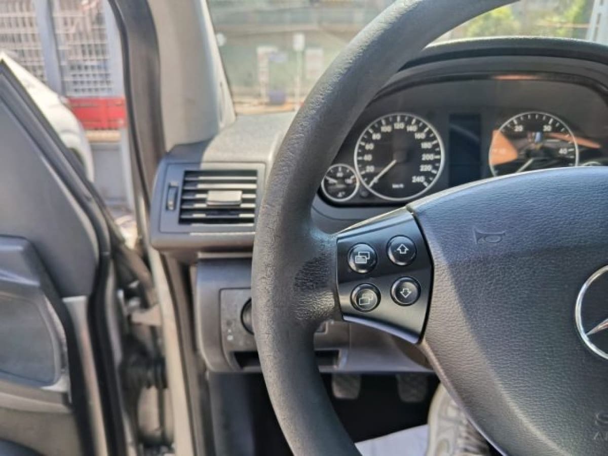 MERCEDES Classe A   (W/C169) 4