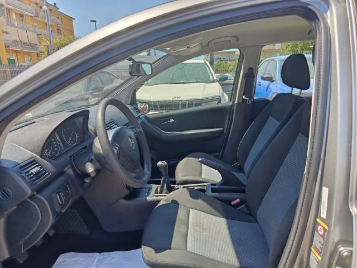 MERCEDES Classe A   (W/C169) 9