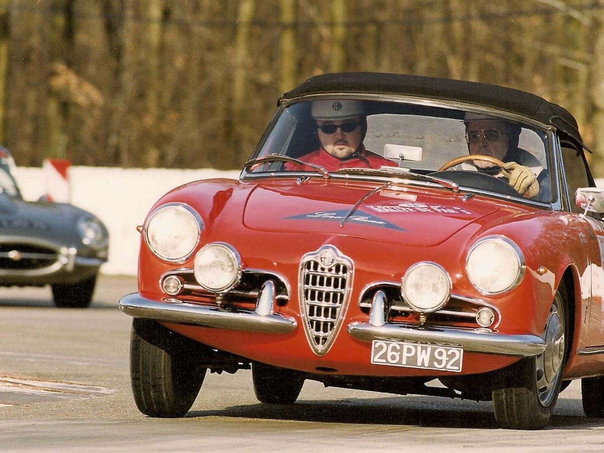ALFA ROMEO GIULIETTA SPIDER VELOCE (II S.) 10