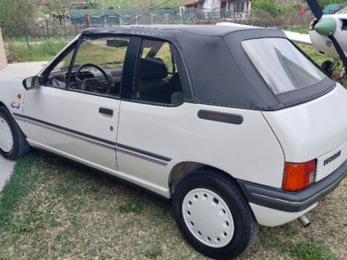 PEUGEOT 205 10