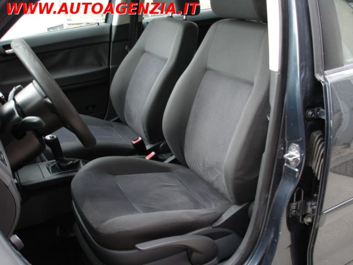 VOLKSWAGEN Polo 4ª serie 13