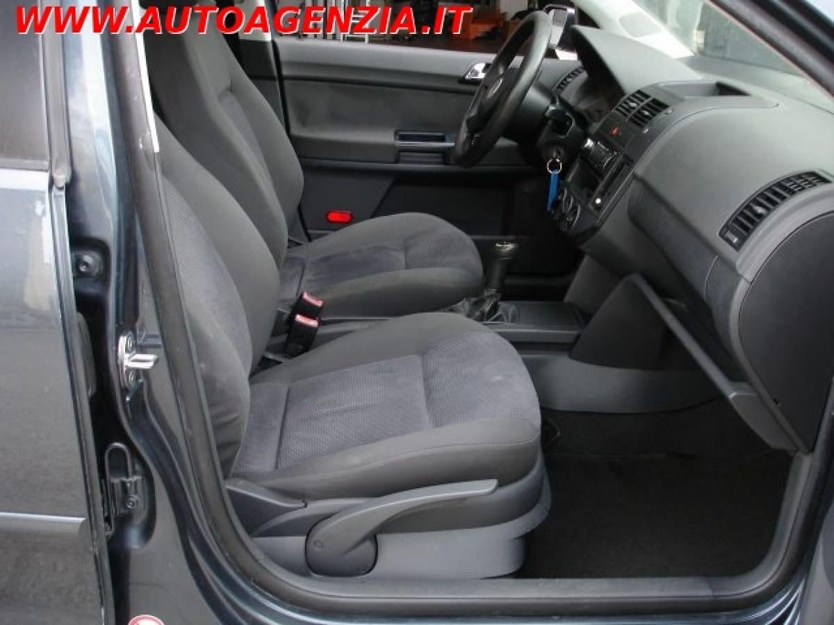 VOLKSWAGEN Polo 4ª serie 15