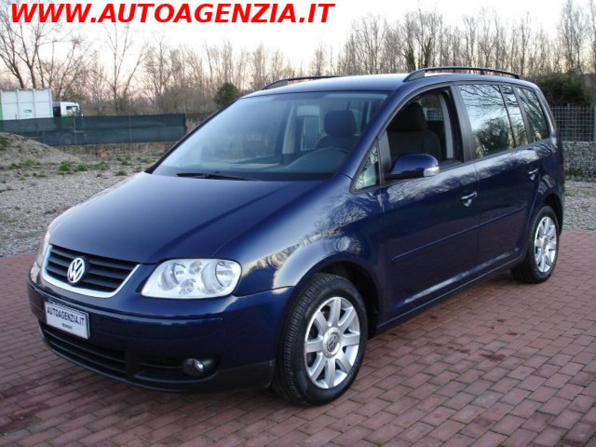 VOLKSWAGEN Touran 7