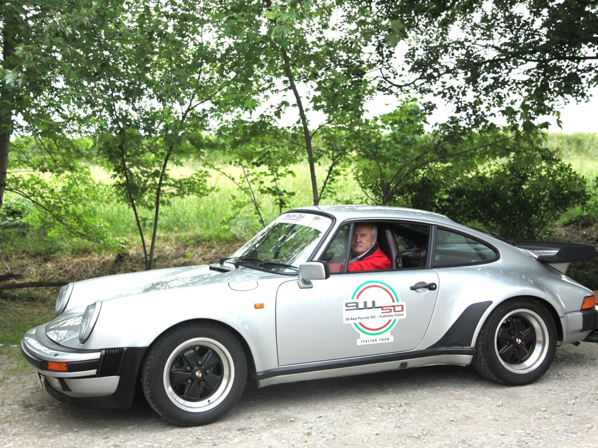 PORSCHE 911 (930) 3.3 TURBO 6