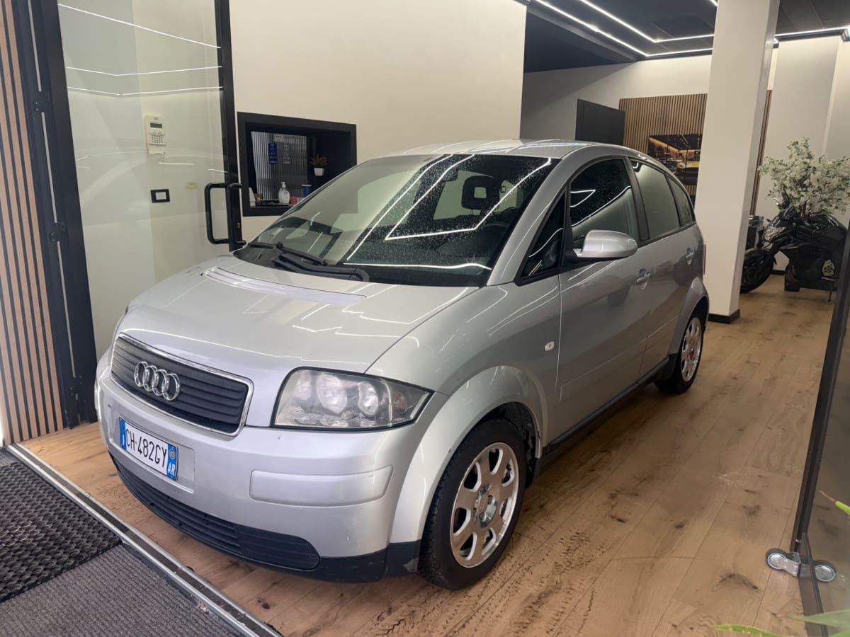 AUDI A2 2