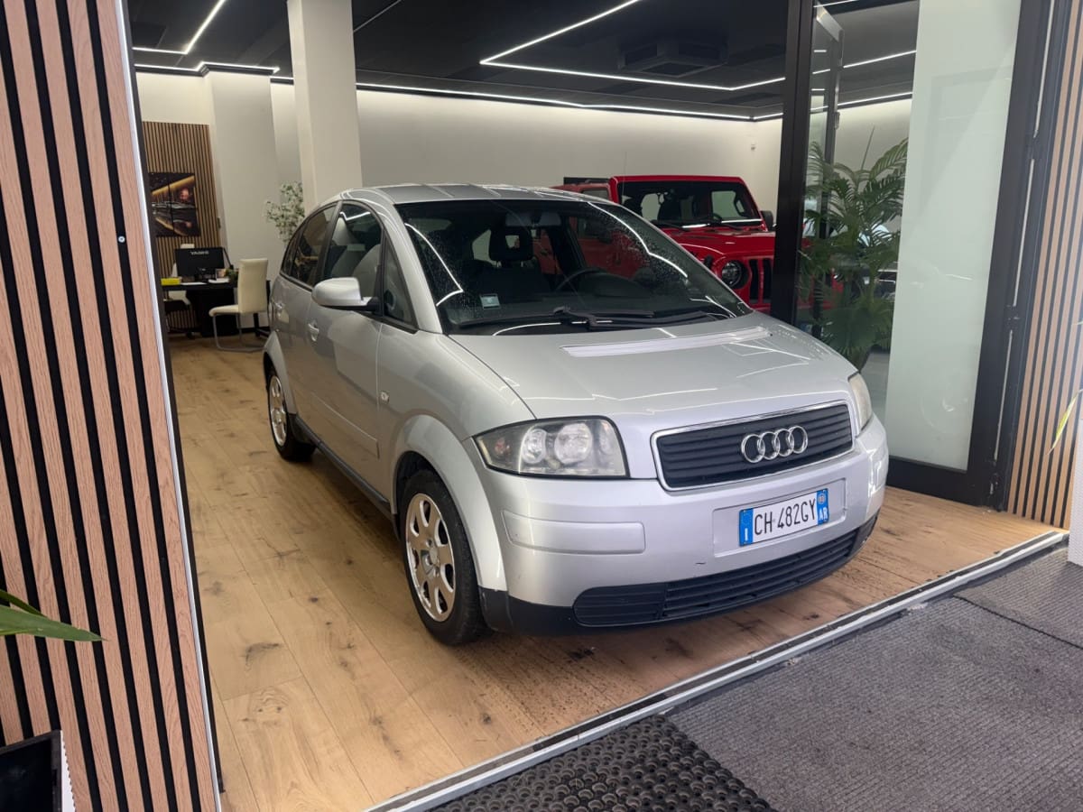 AUDI A2 4