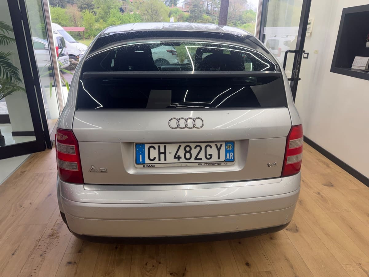 AUDI A2 5
