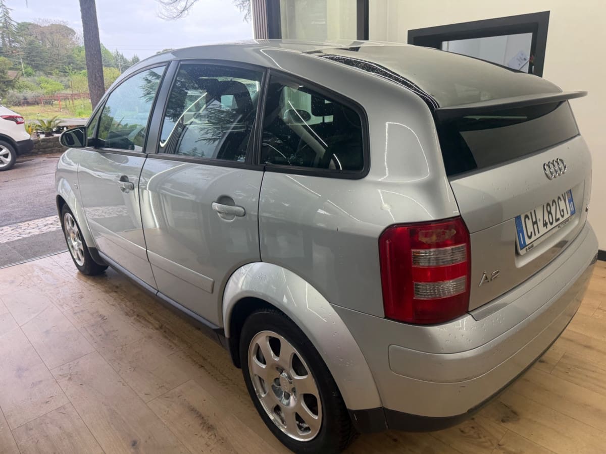 AUDI A2 9