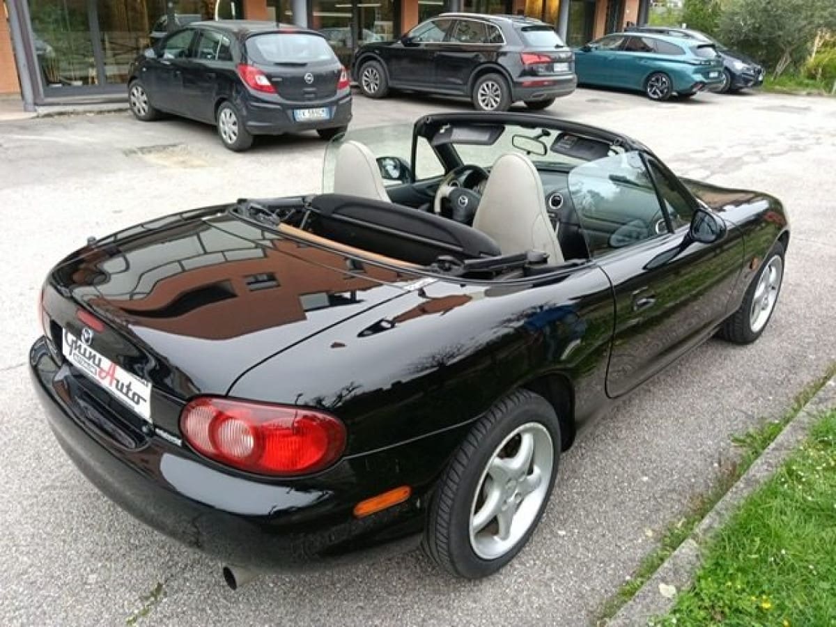 MAZDA MX-5 1ª serie 12