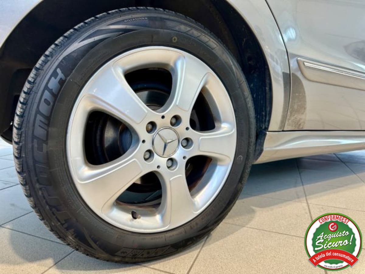 MERCEDES Classe A   (W/C169) 11