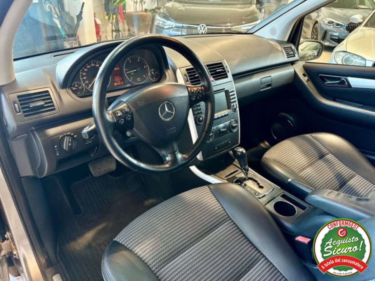 MERCEDES Classe A   (W/C169) 12