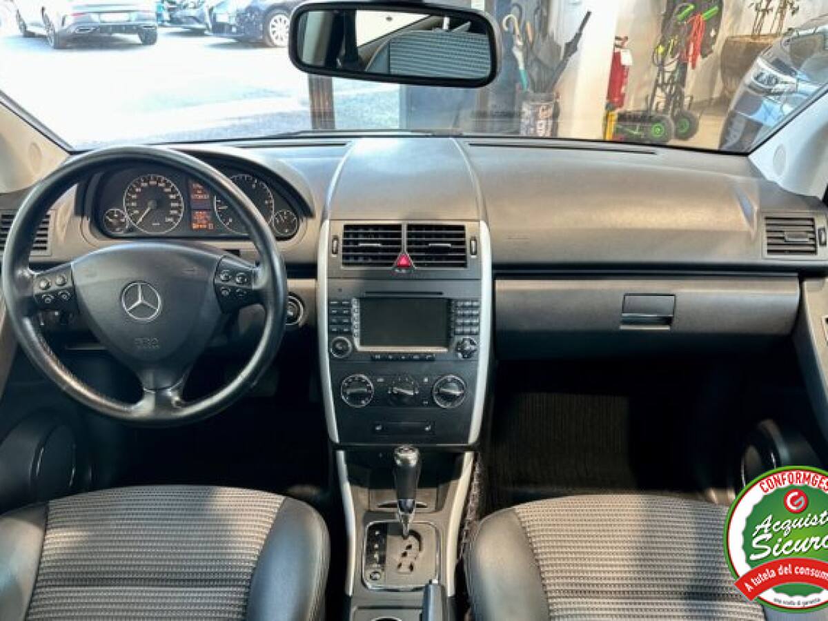 MERCEDES Classe A   (W/C169) 14
