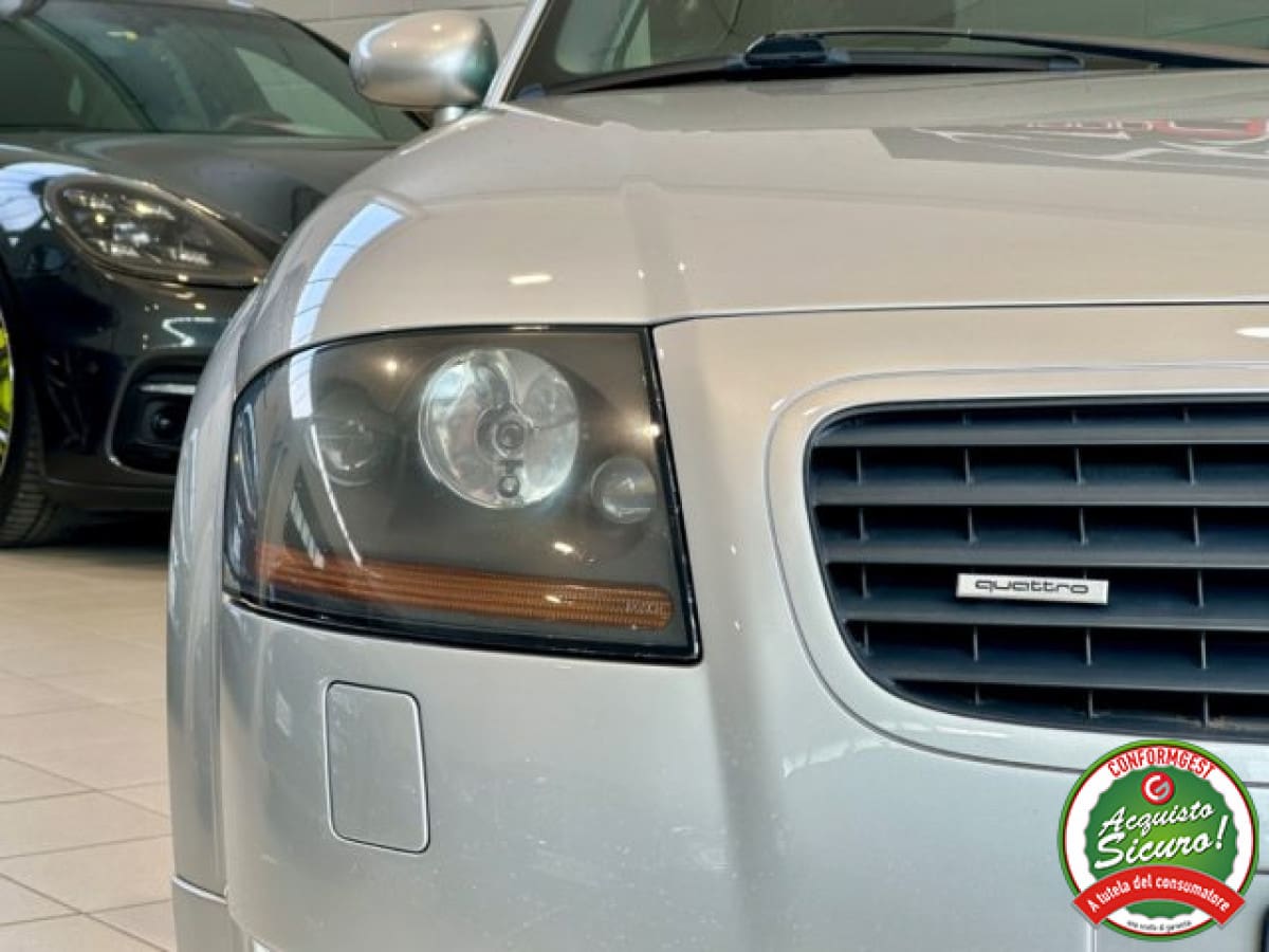 AUDI TT 1ª serie 11