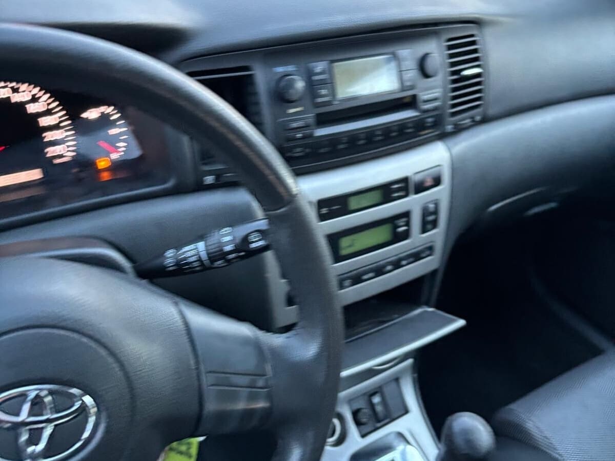 TOYOTA Corolla (2004-2009) 9