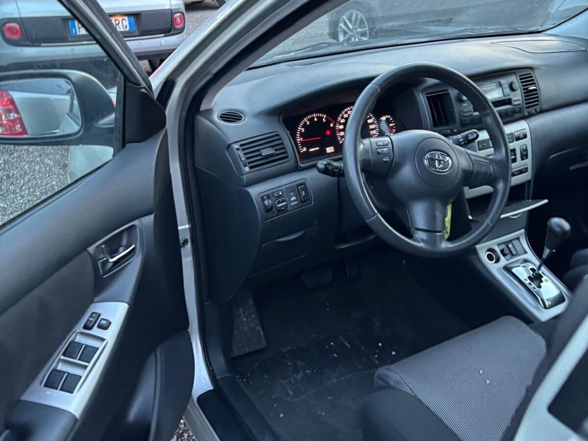 TOYOTA Corolla (2004-2009) 11