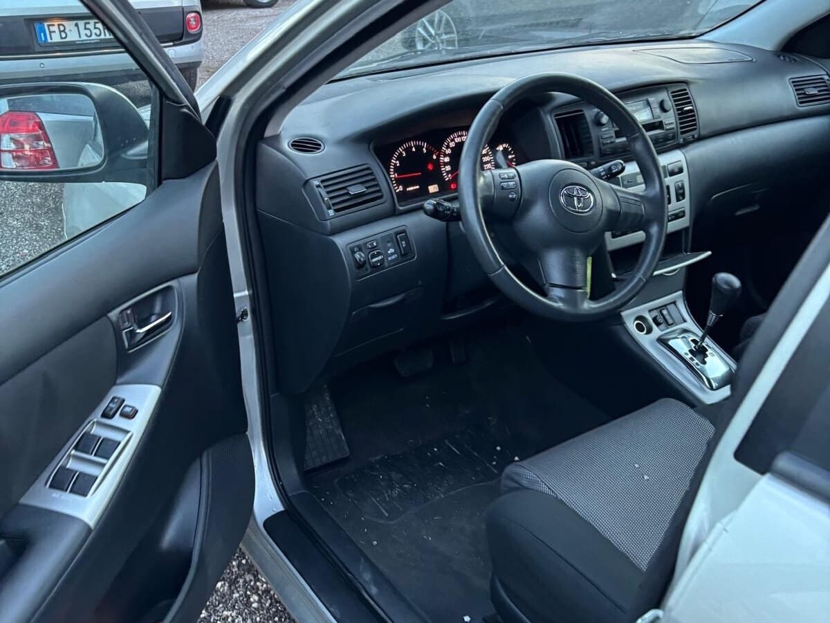 TOYOTA Corolla (2004-2009) 12