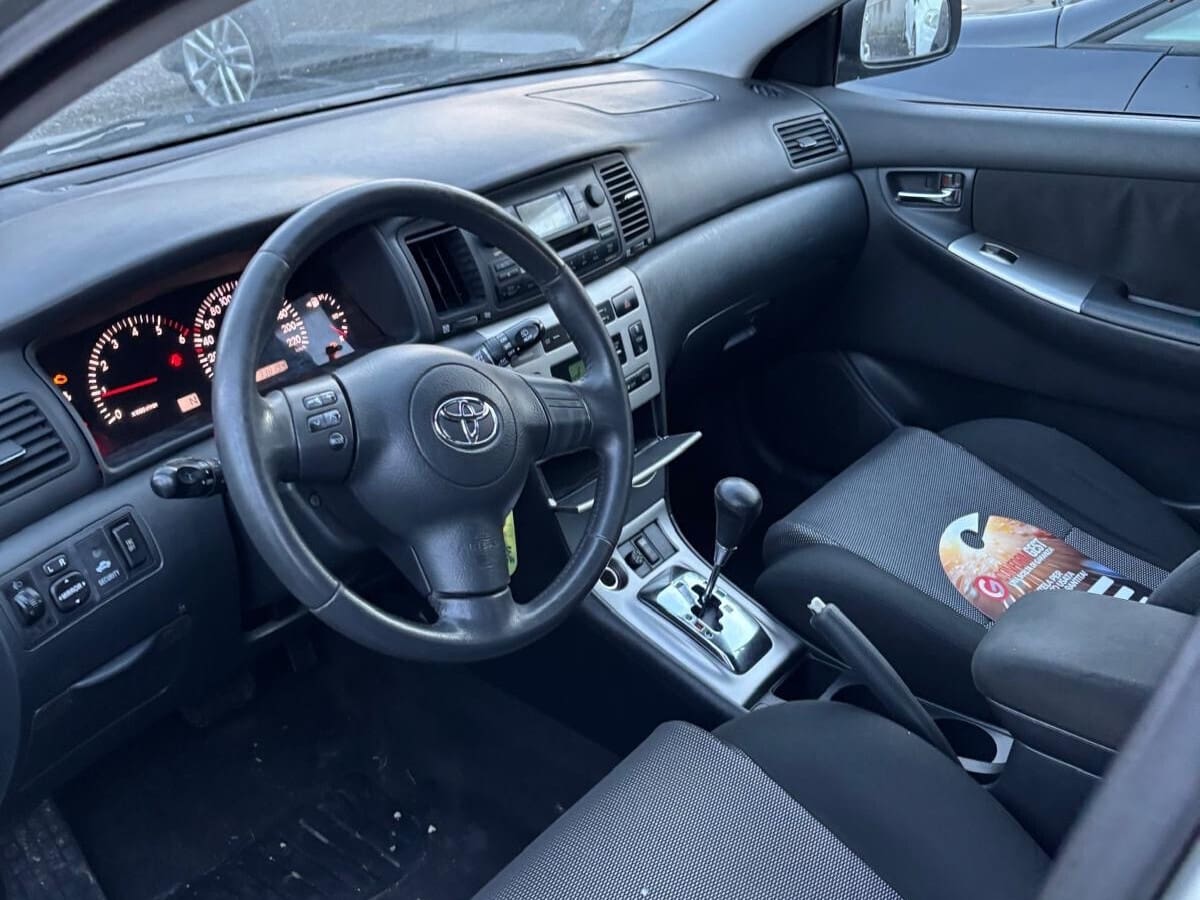 TOYOTA Corolla (2004-2009) 14