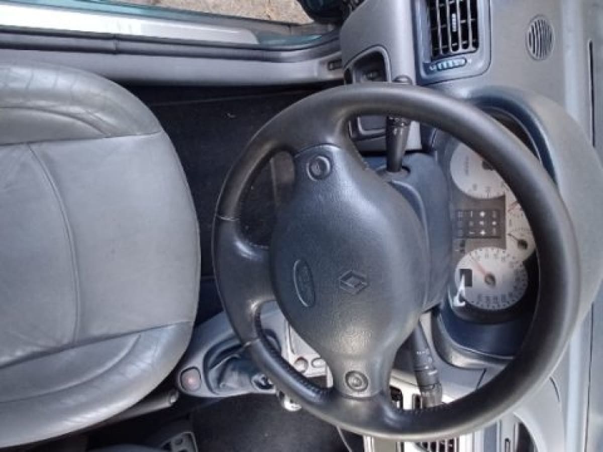 RENAULT Clio 2ª serie 15