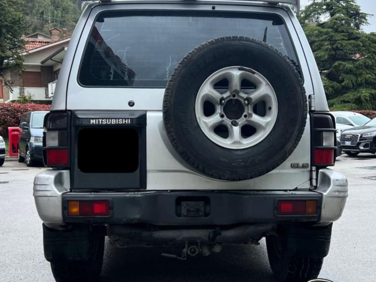 MITSUBISHI Pajero (2000-2007) 10