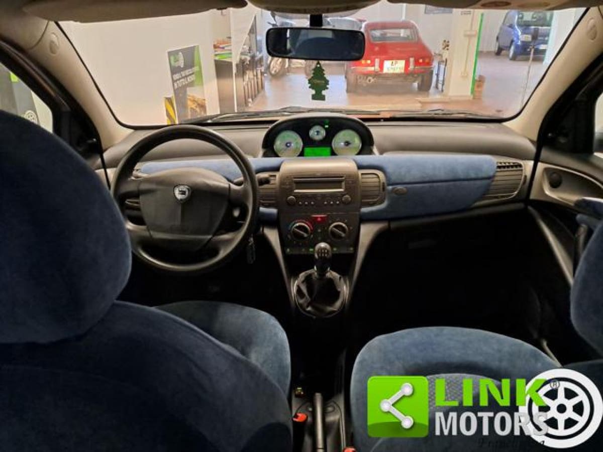 LANCIA Ypsilon 4