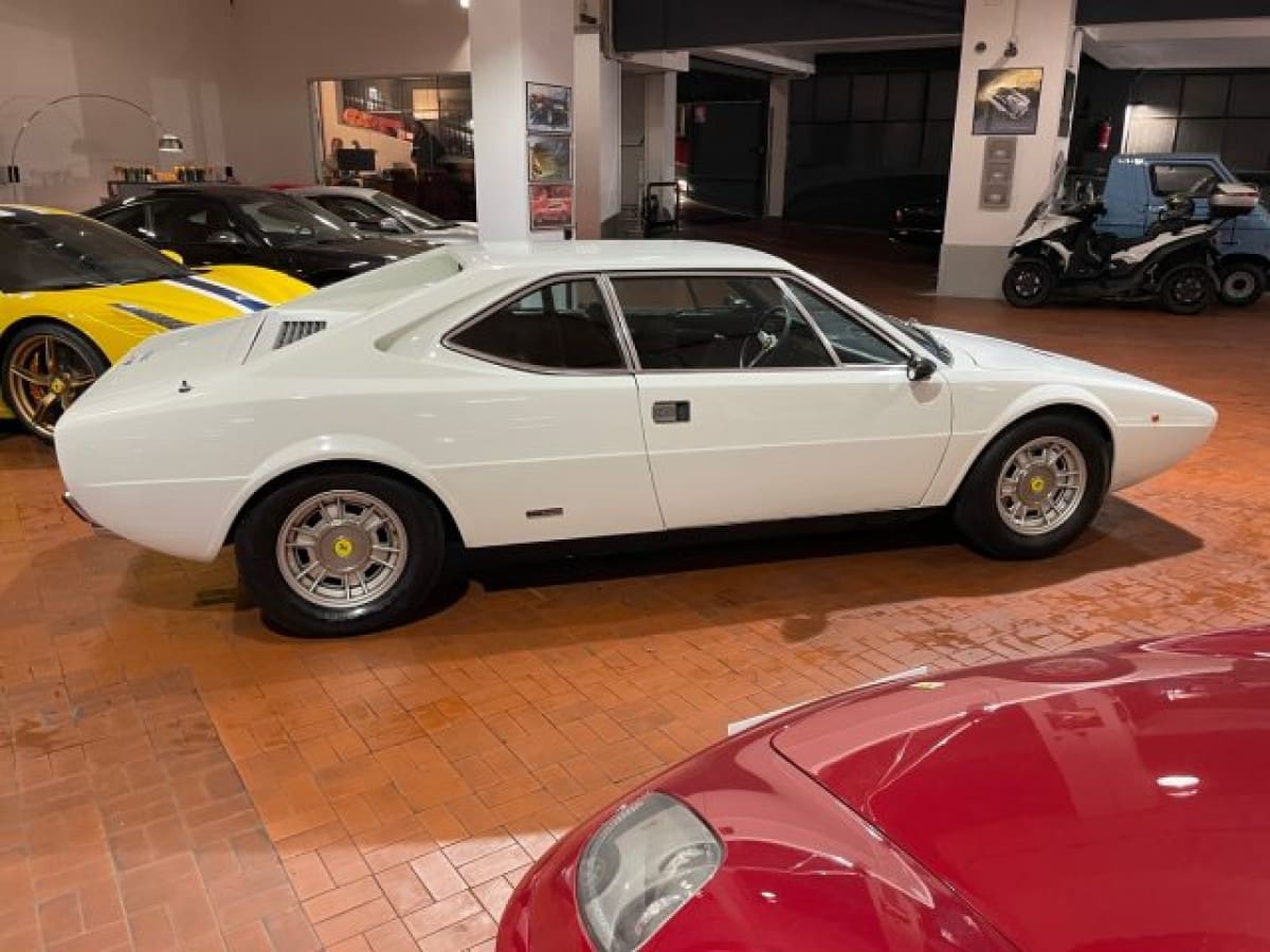 FERRARI Dino 308 GT/4 9