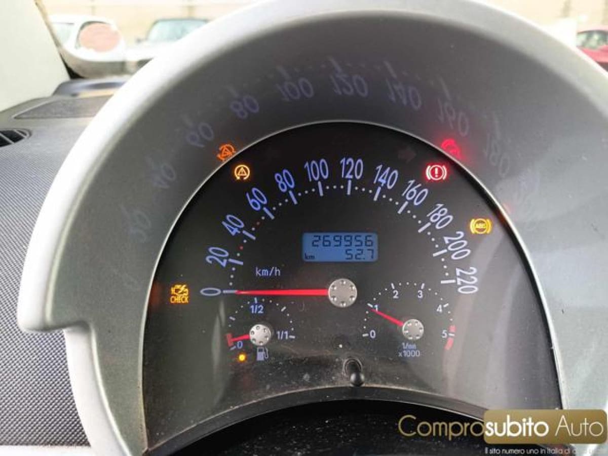 VOLKSWAGEN New Beetle 5