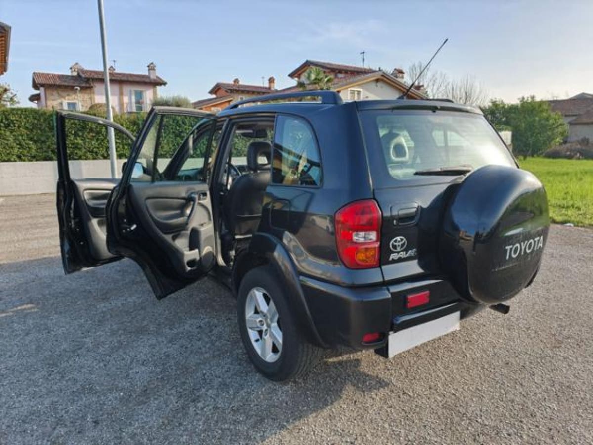 TOYOTA RAV4 2ª serie 14