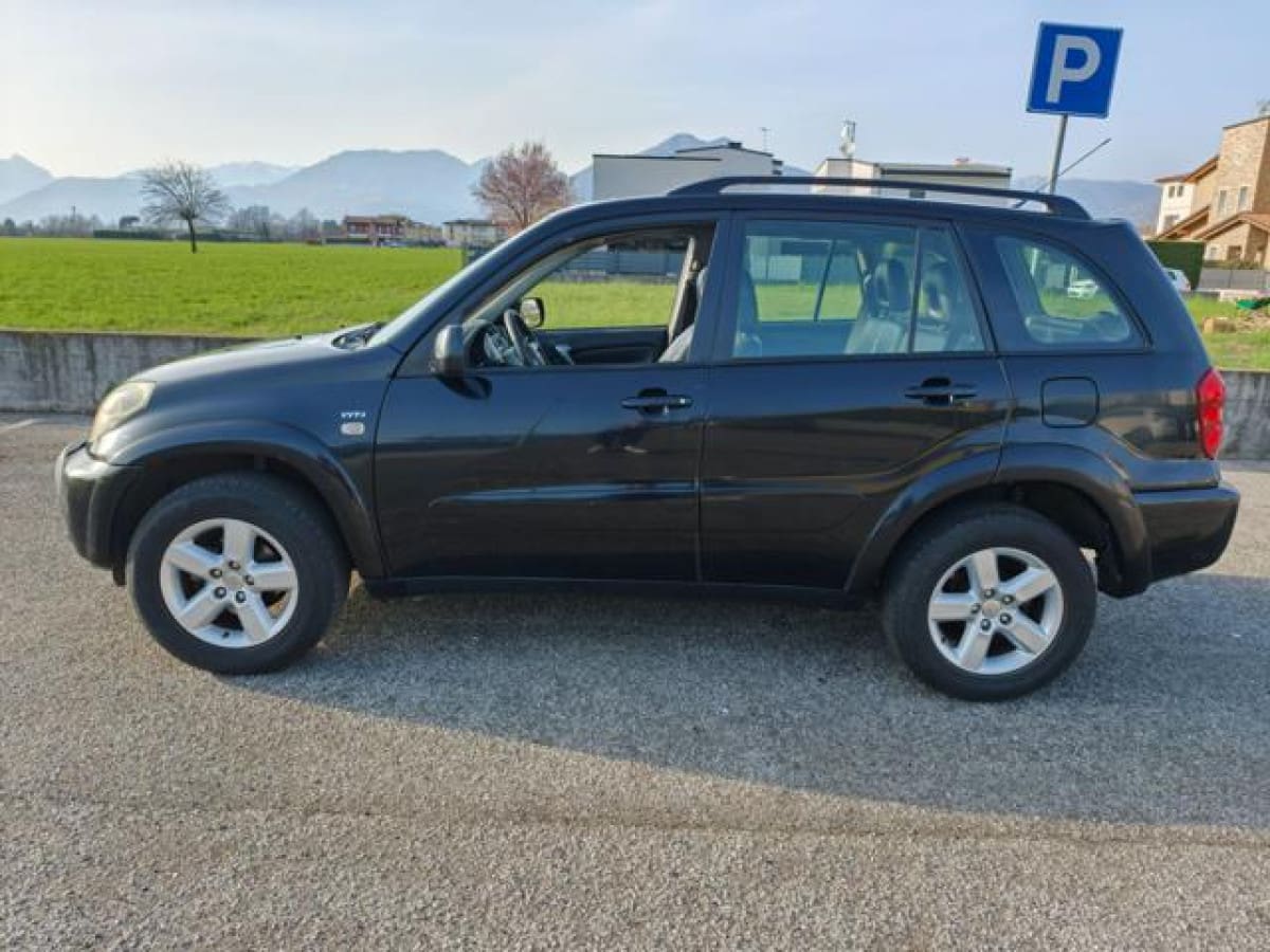 TOYOTA RAV4 2ª serie 15