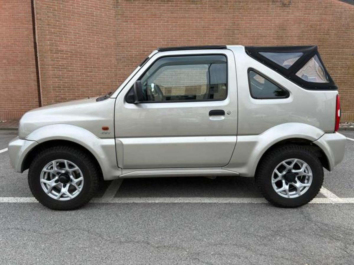 SUZUKI Jimny 3ª serie 10